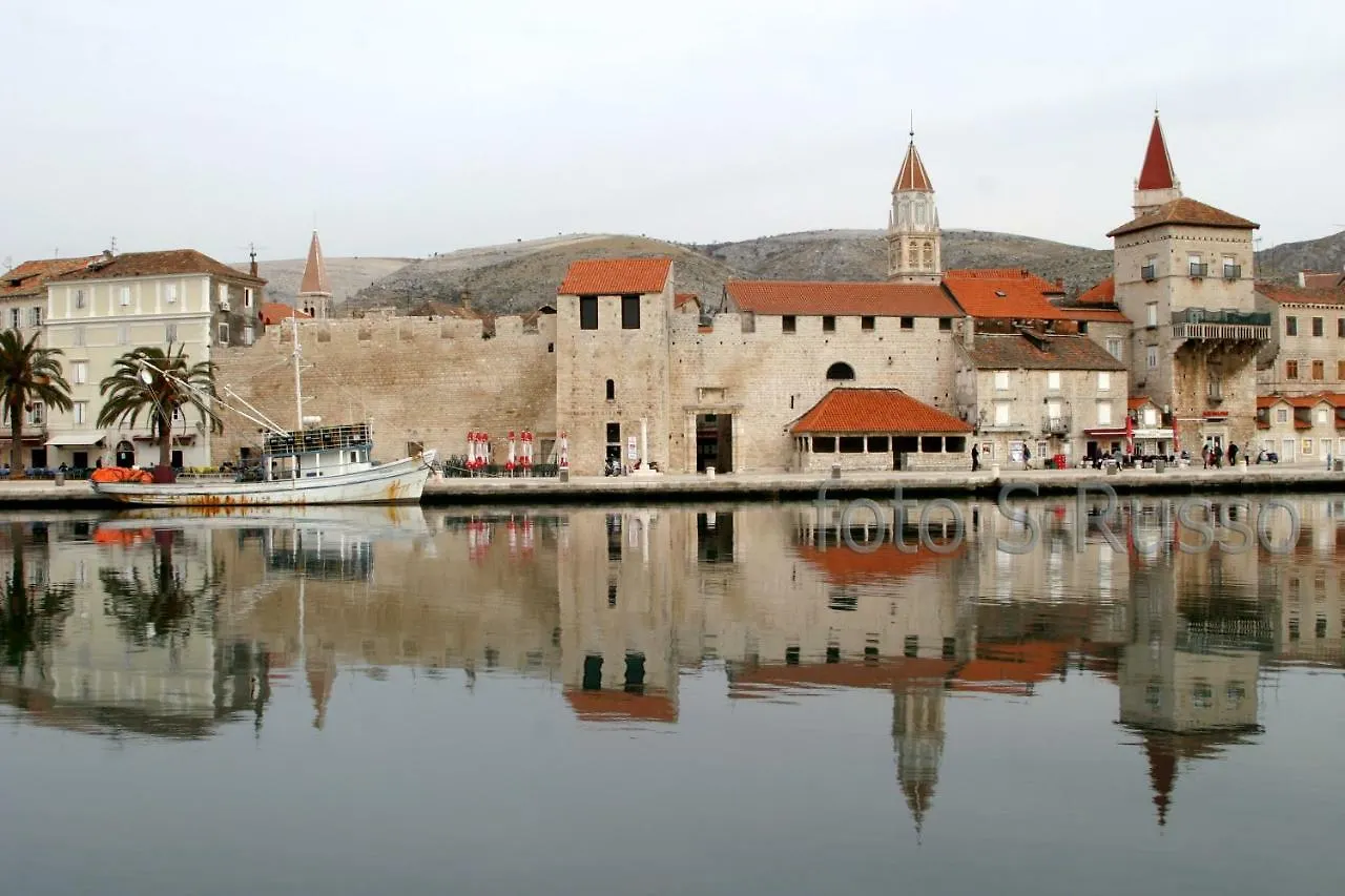 Delux Apartment Near The Sea Trogir